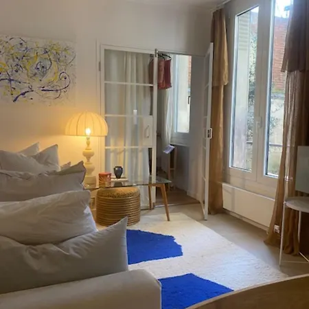 Spacious Cocoon On Wooded Courtyard Апартаменты Нёйи-сюр-Сен