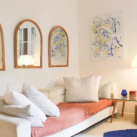 Spacious Cocoon On Wooded Courtyard شقة *